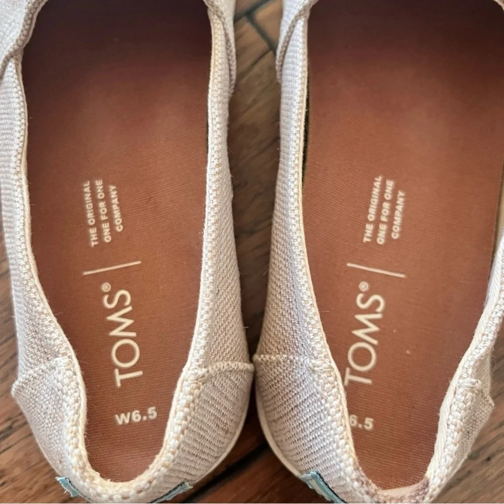 Toms Women's Slip-On Flats - Light Tan